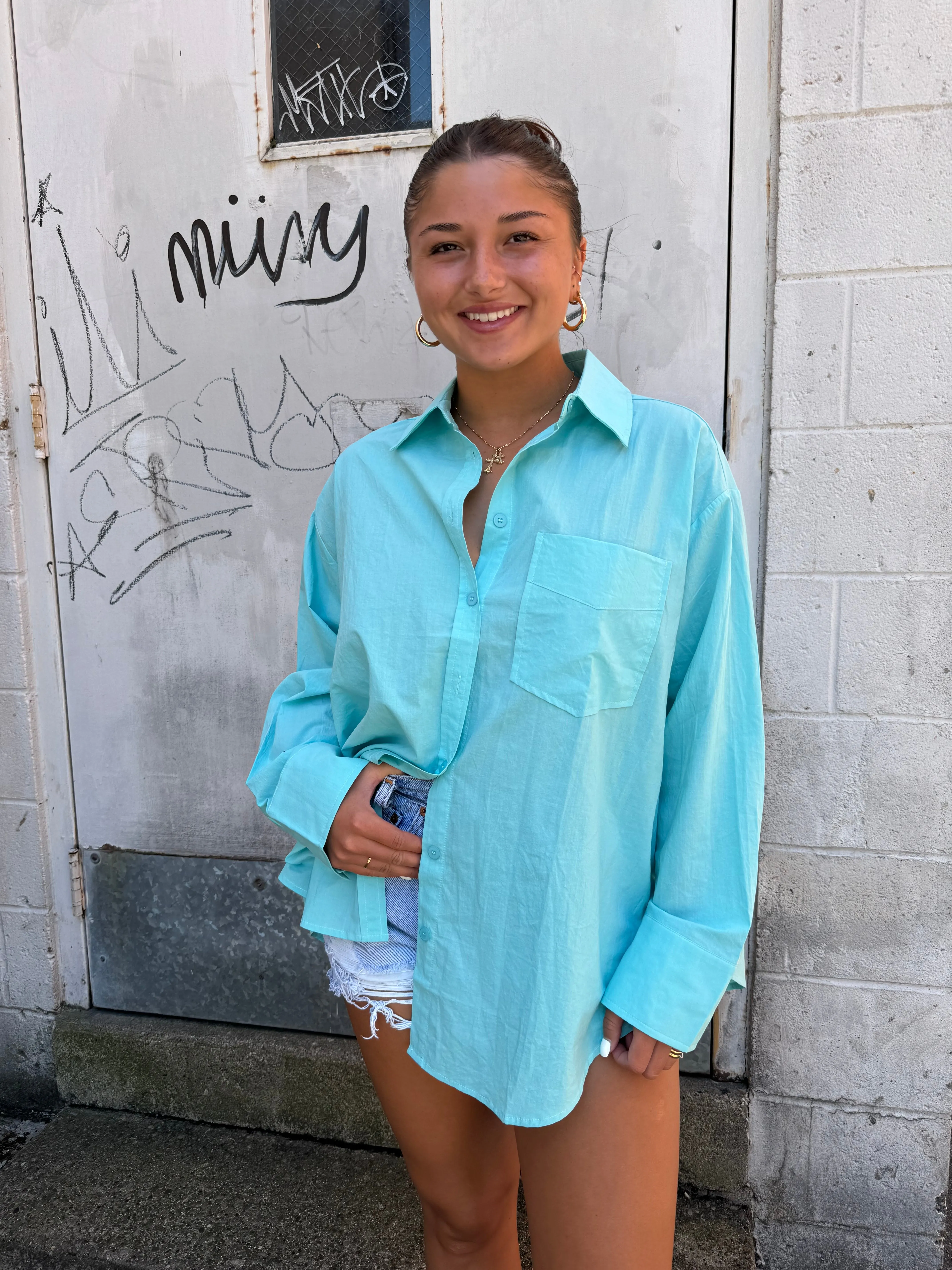 AQUA BUTTON UP
