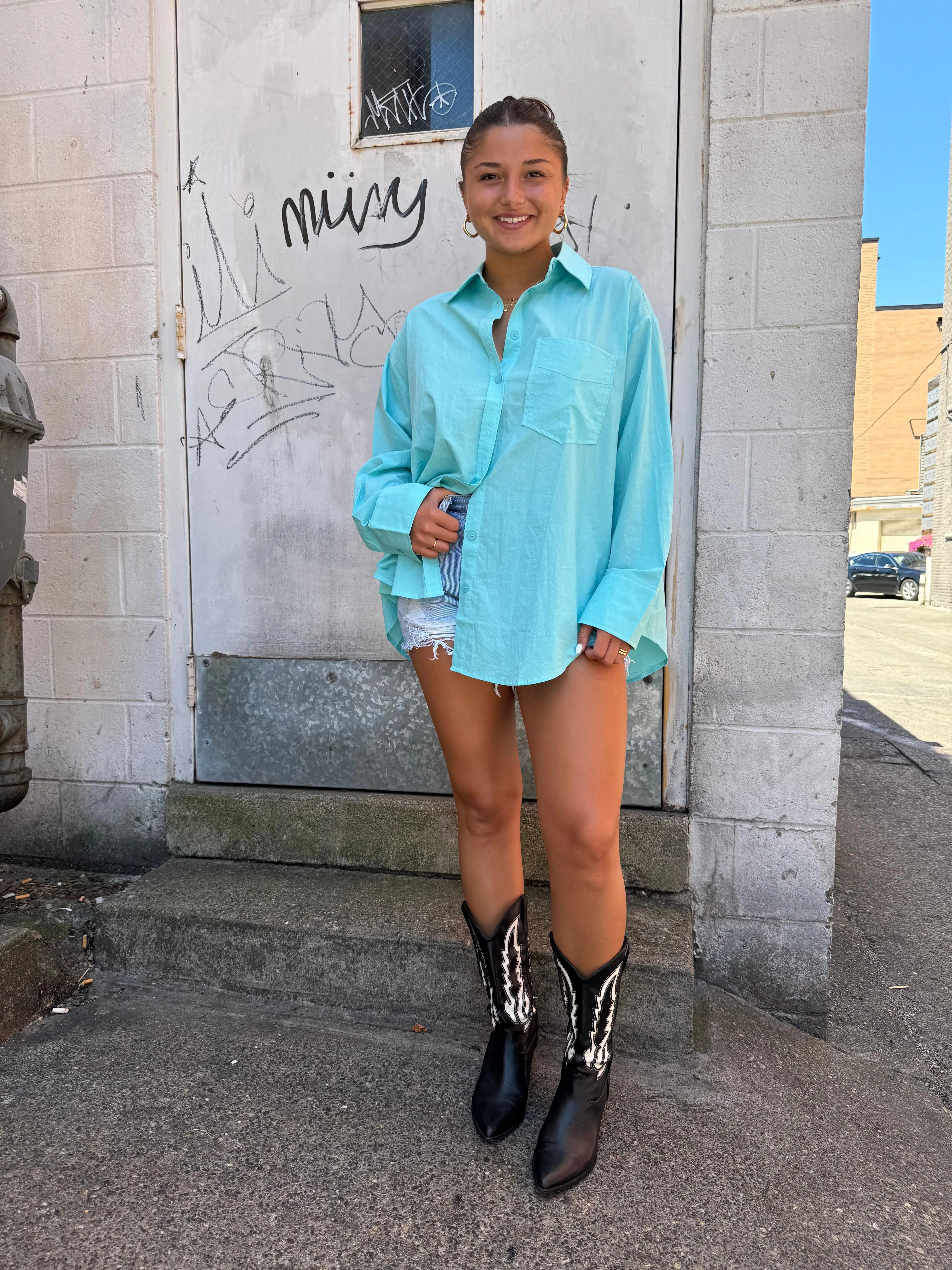 AQUA BUTTON UP
