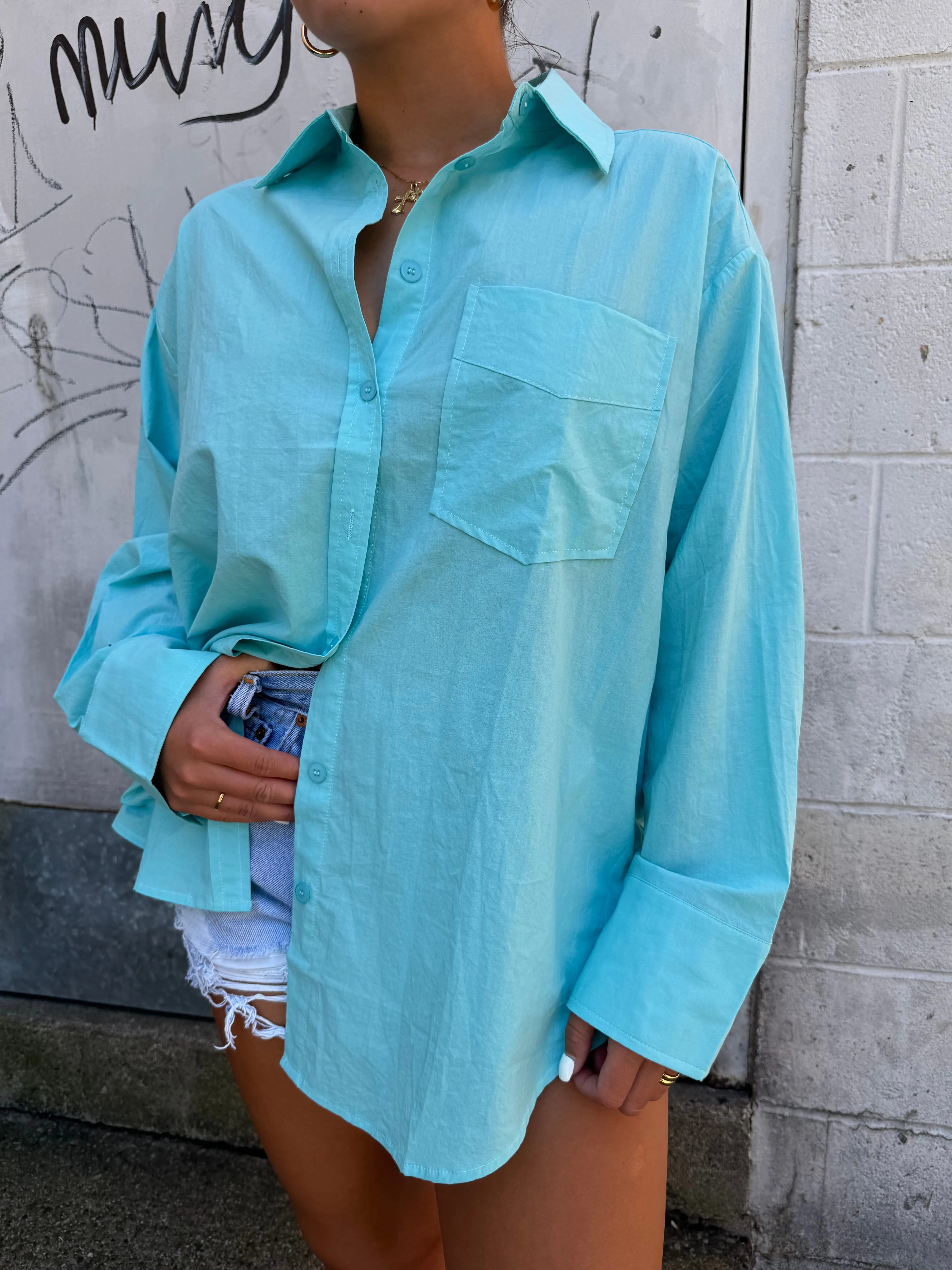 AQUA BUTTON UP