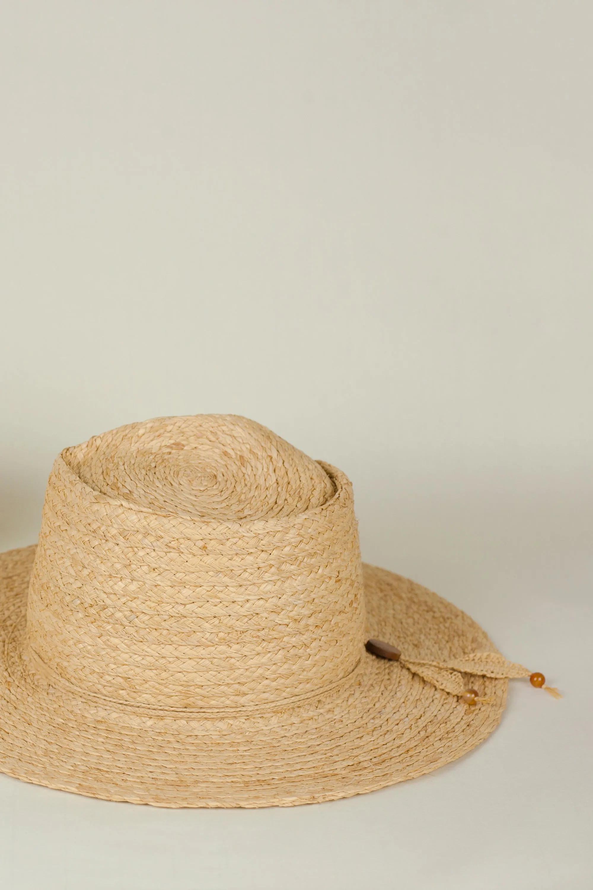 Masculin raffia fedora hat